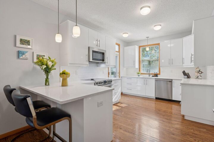 Property Photo:  1612 Summit Hill  MN 55122 