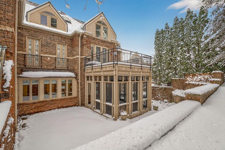 Property Photo: 112 Groveland Terrace MN 55403