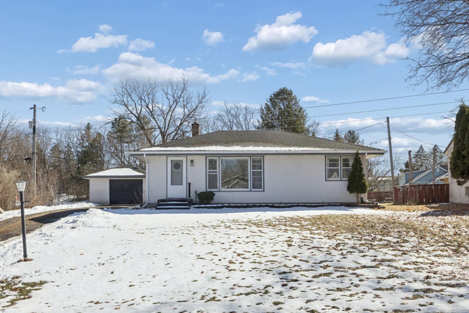 Property Photo:  1206 Oakcrest Avenue  MN 55113 