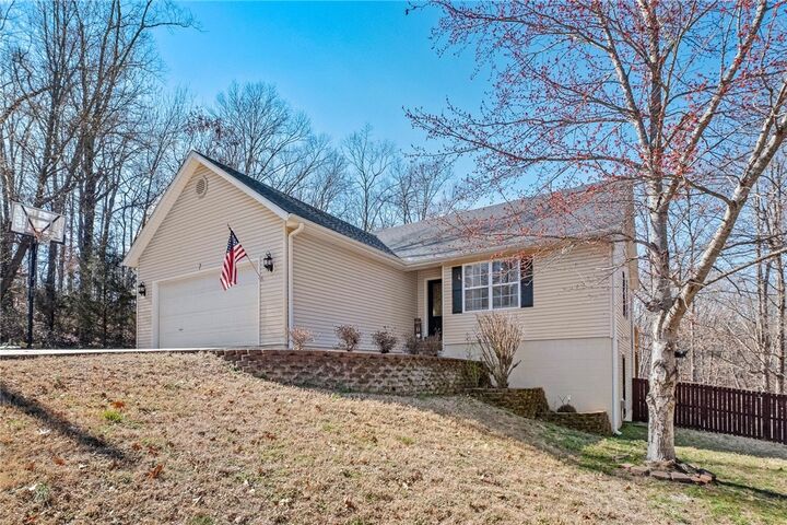 Property Photo:  7 Bradwell Lane  AR 72715 