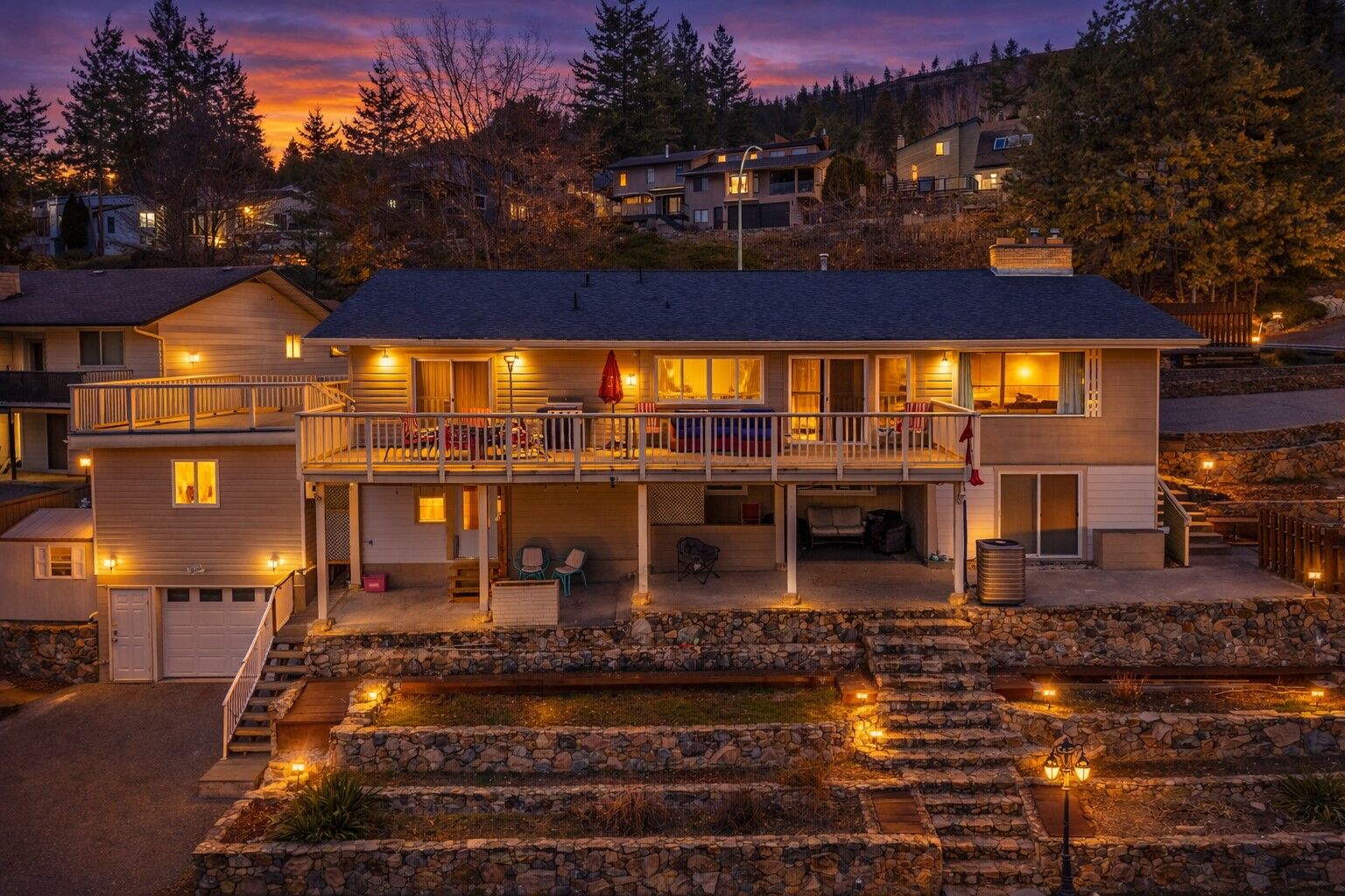 Photo de la propriété:  1572 Parkinson Road  BC V1Z 2X2 