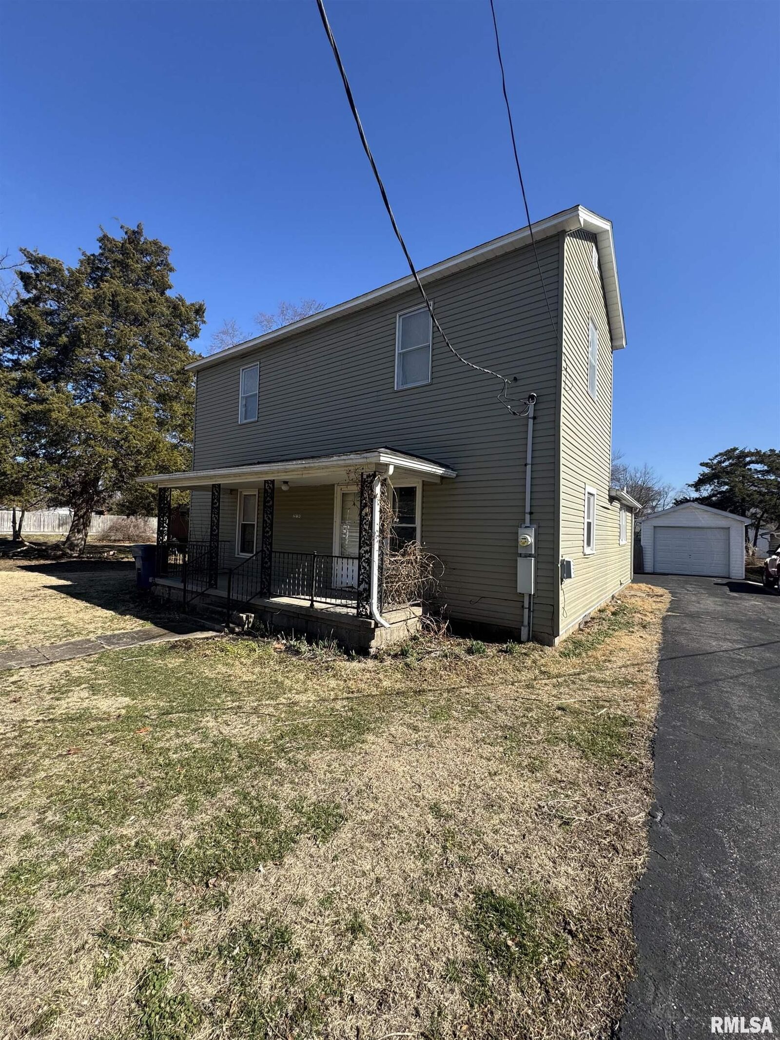 Property Photo:  204 N Fairdale Street  IL 62983 