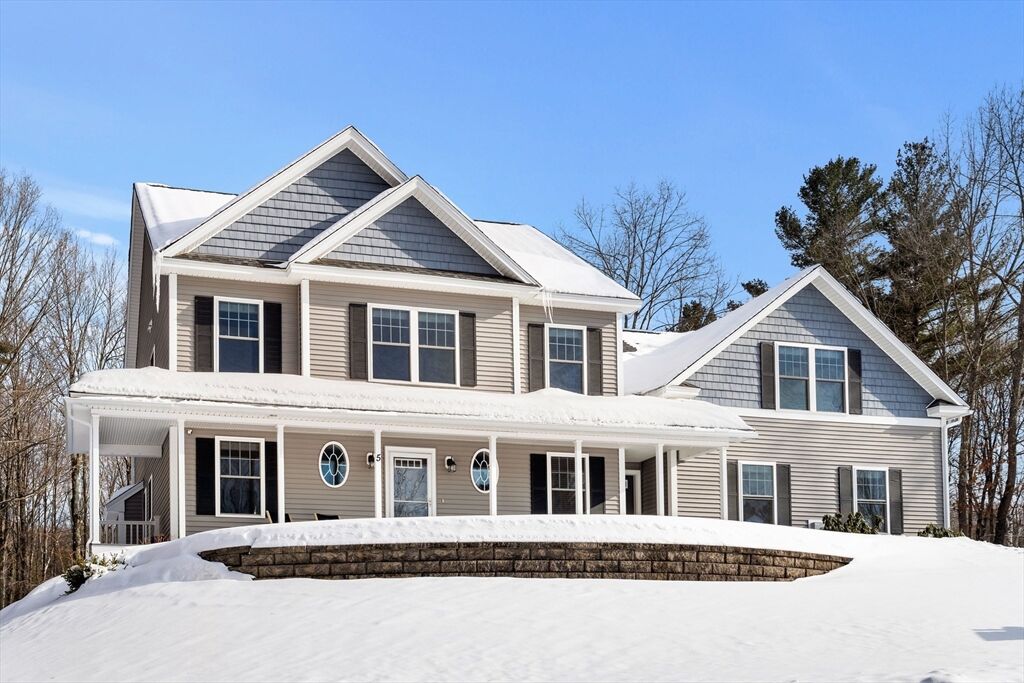 Property Photo:  5 Senter Farm Road  NH 03051 