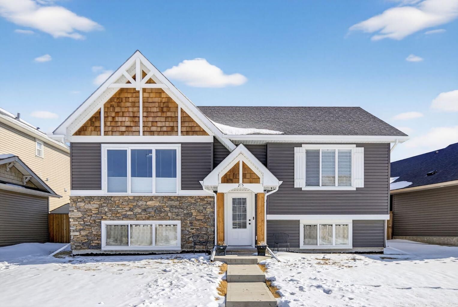 Property Photo:  215 George Street  AB T0L 2A0 