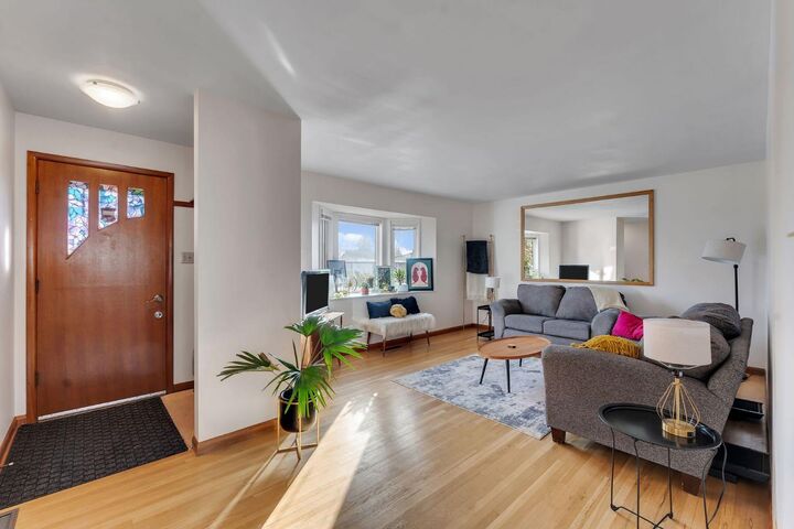 Property Photo:  49 Kentish Drive SW  AB T2V 2L4 