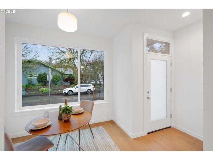 Property Photo:  1418 N Jarrett St  OR 97217 