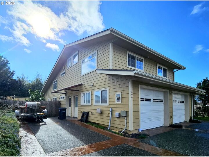 Property Photo:  1006 Ruth Ln  OR 97415 