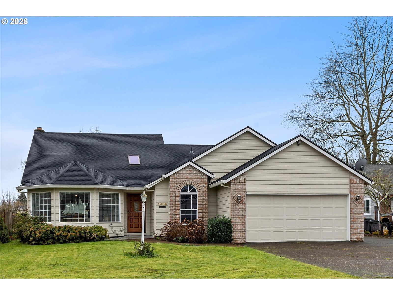 Property Photo:  1954 SW Sesame St  OR 97128 