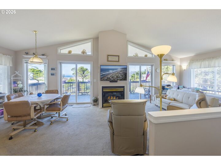 Property Photo:  1708 NW 38th St  OR 97367 