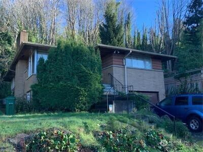 Property Photo:  2466  55th Avenue SW  WA 98116 