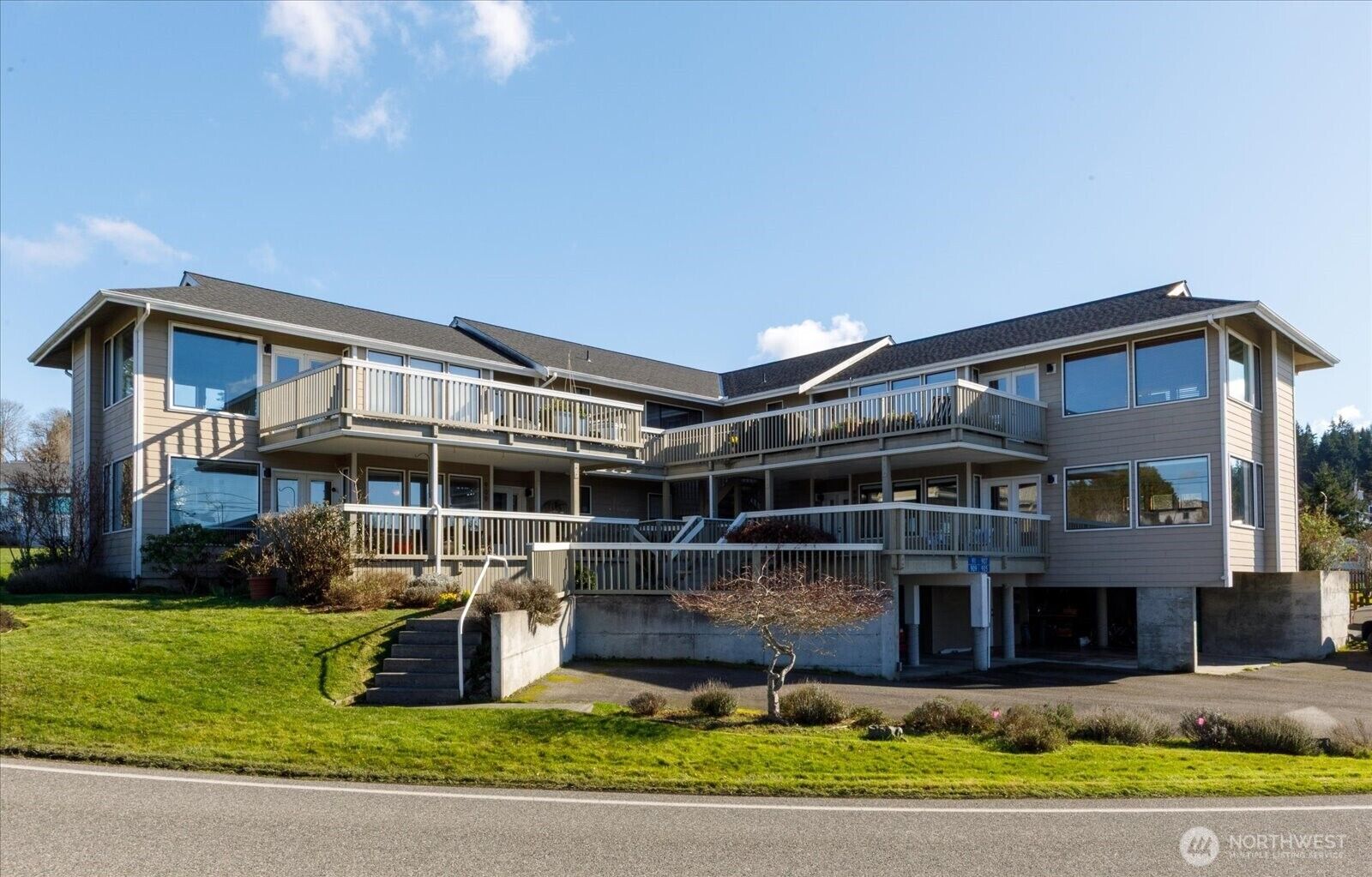 Property Photo:  905 NE Leach Street 905  WA 98239 