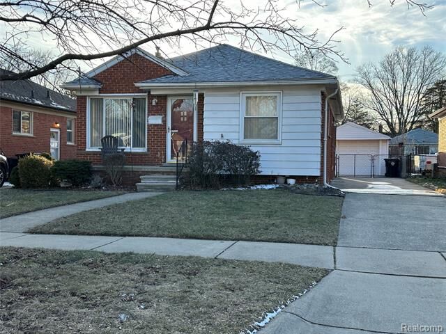 Property Photo:  11385 Leverne  MI 48239 