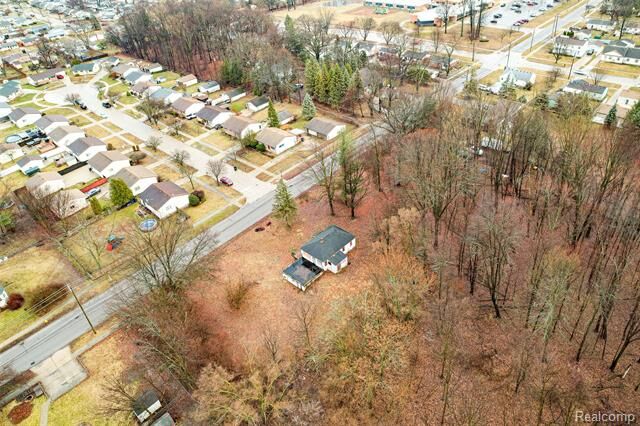 Property Photo:  816 S Schuman Street  MI 48186 