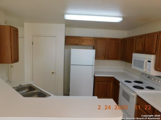 Property Photo:  9330 Gillcross Way  TX 78250 