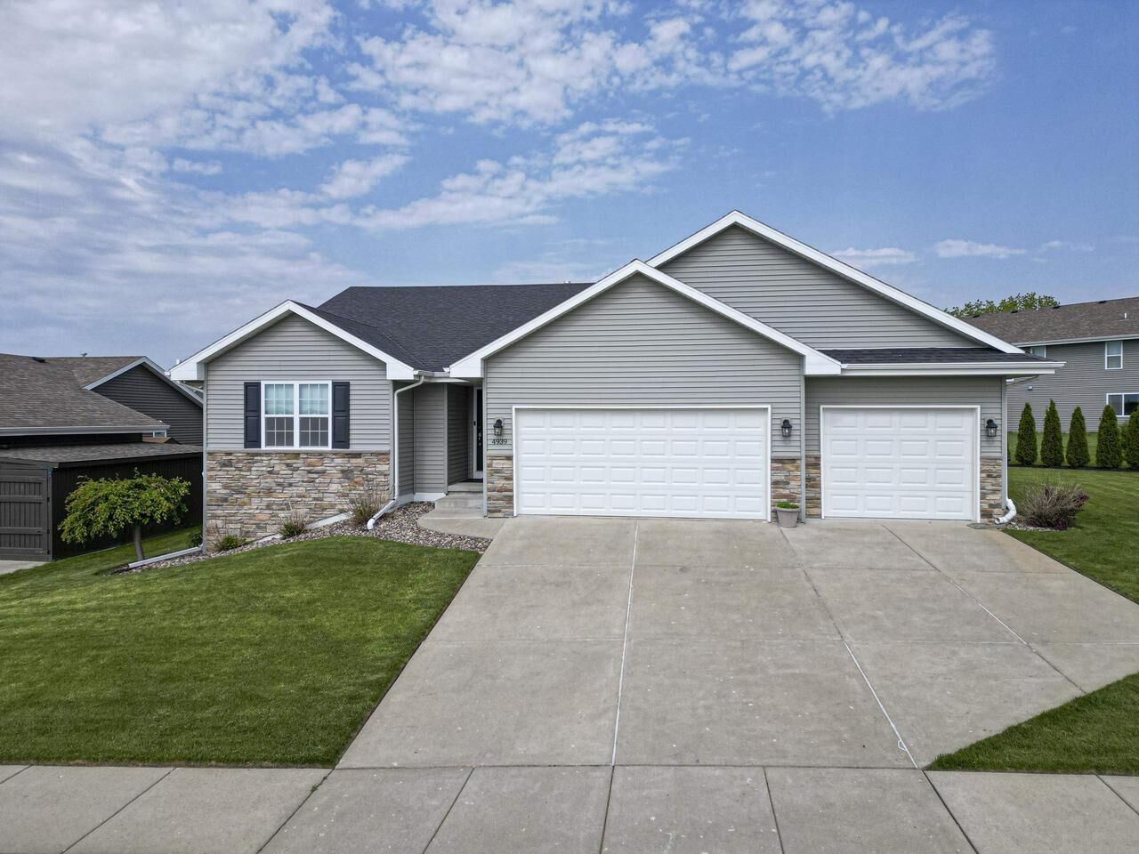 Property Photo: 4939 Parkwood Drive WI 53563