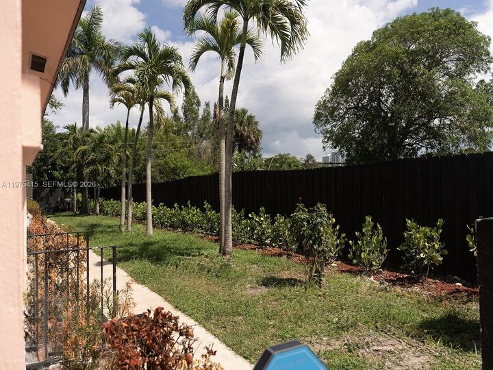 Property Photo:  612 NW 10th Ter  FL 33311 