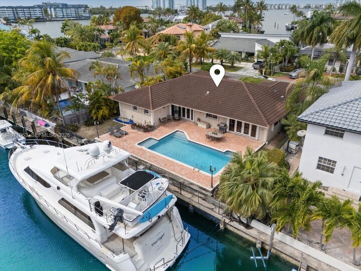 Property Photo: 2930 NE 164th St FL 33160