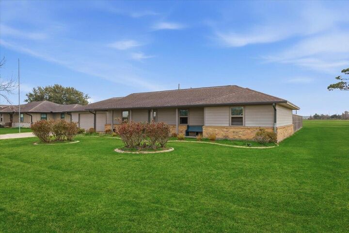 Property Photo: 15219 Cliff St TX 77622