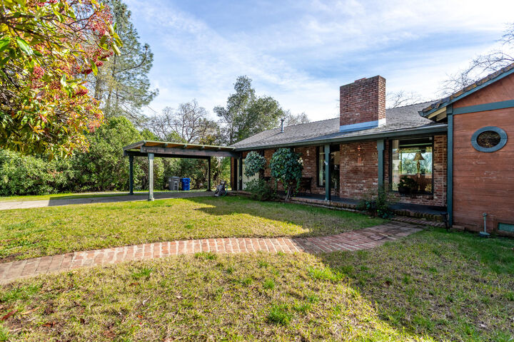 Property Photo:  1715 Barbara Road  CA 96003 