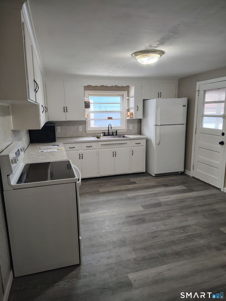 Property Photo: 166 George Street CT 06114