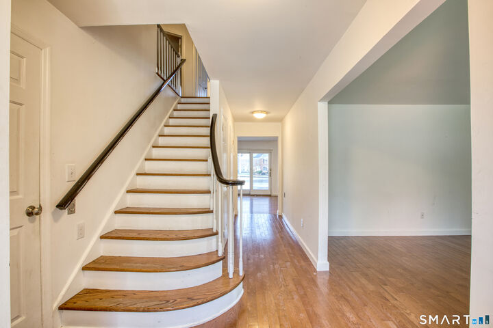 Property Photo: 9 Georgetowne Drive North 9 CT 06831