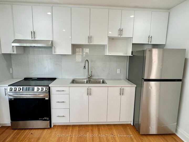 Photo de la propriété:  51 Morningside Avenue  ON M1E 3C3 