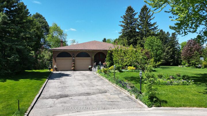 Property Photo:  42 Banner Lane  ON L7B 1K2 