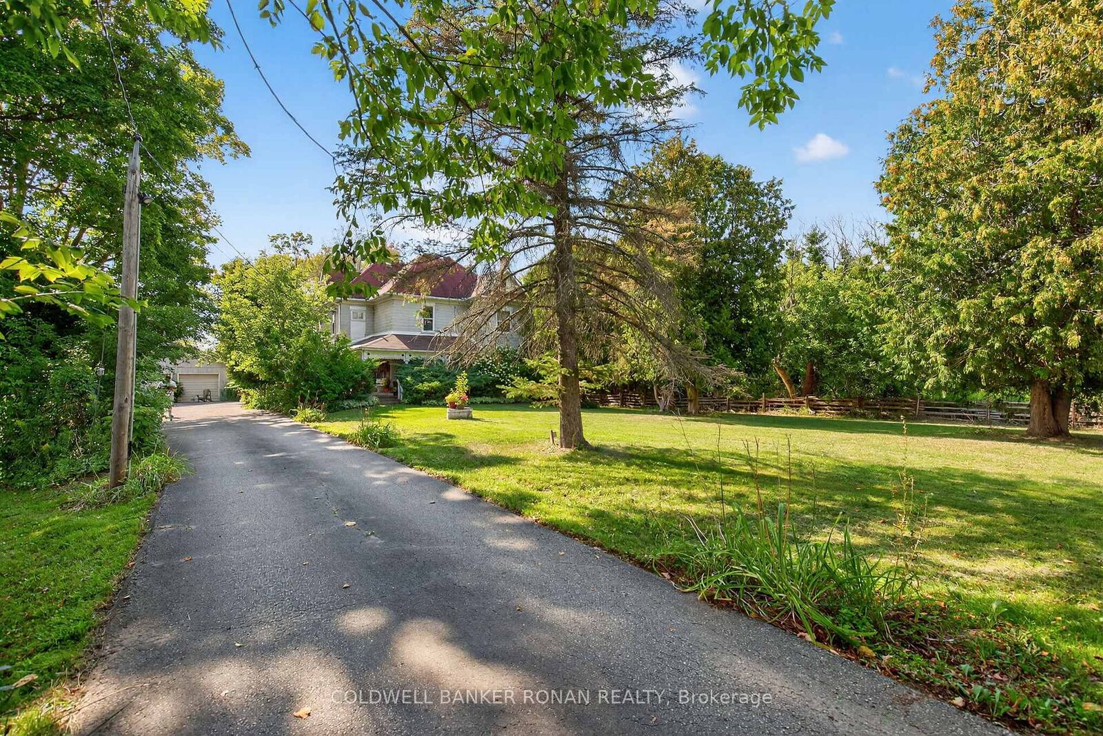 Photo de la propriété:  1516 17th Side Road  ON L0G 1T0 