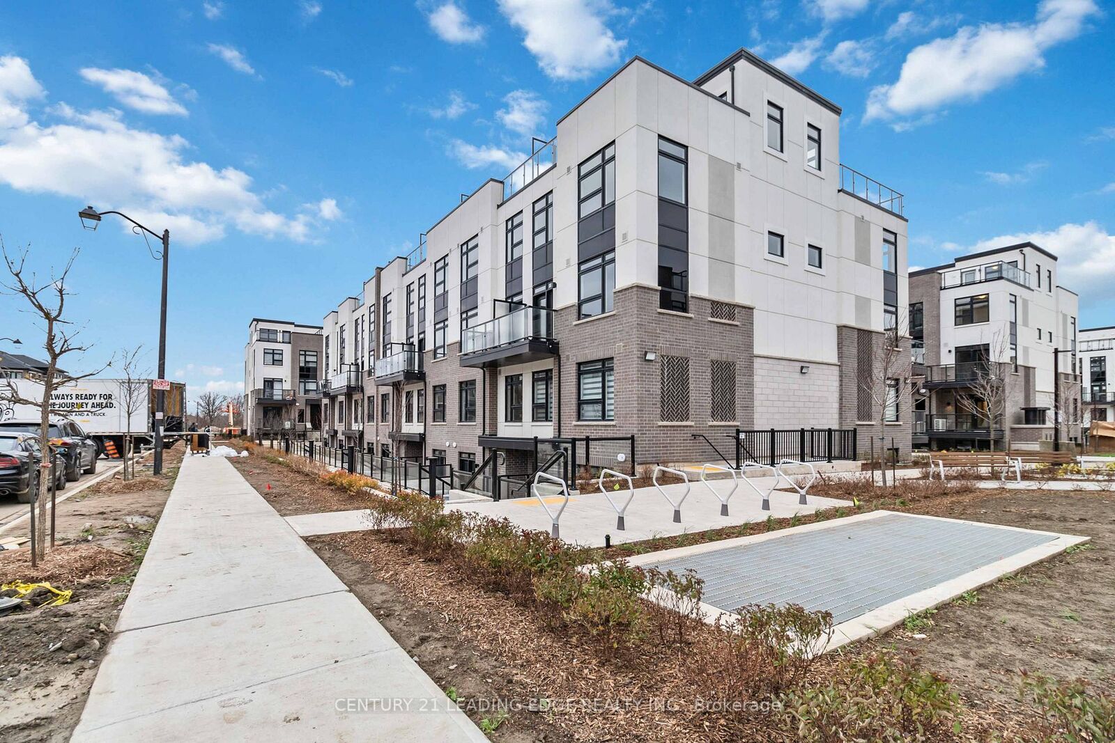 Property Photo: 1569 Rose Way 128 ON L9E 0J2