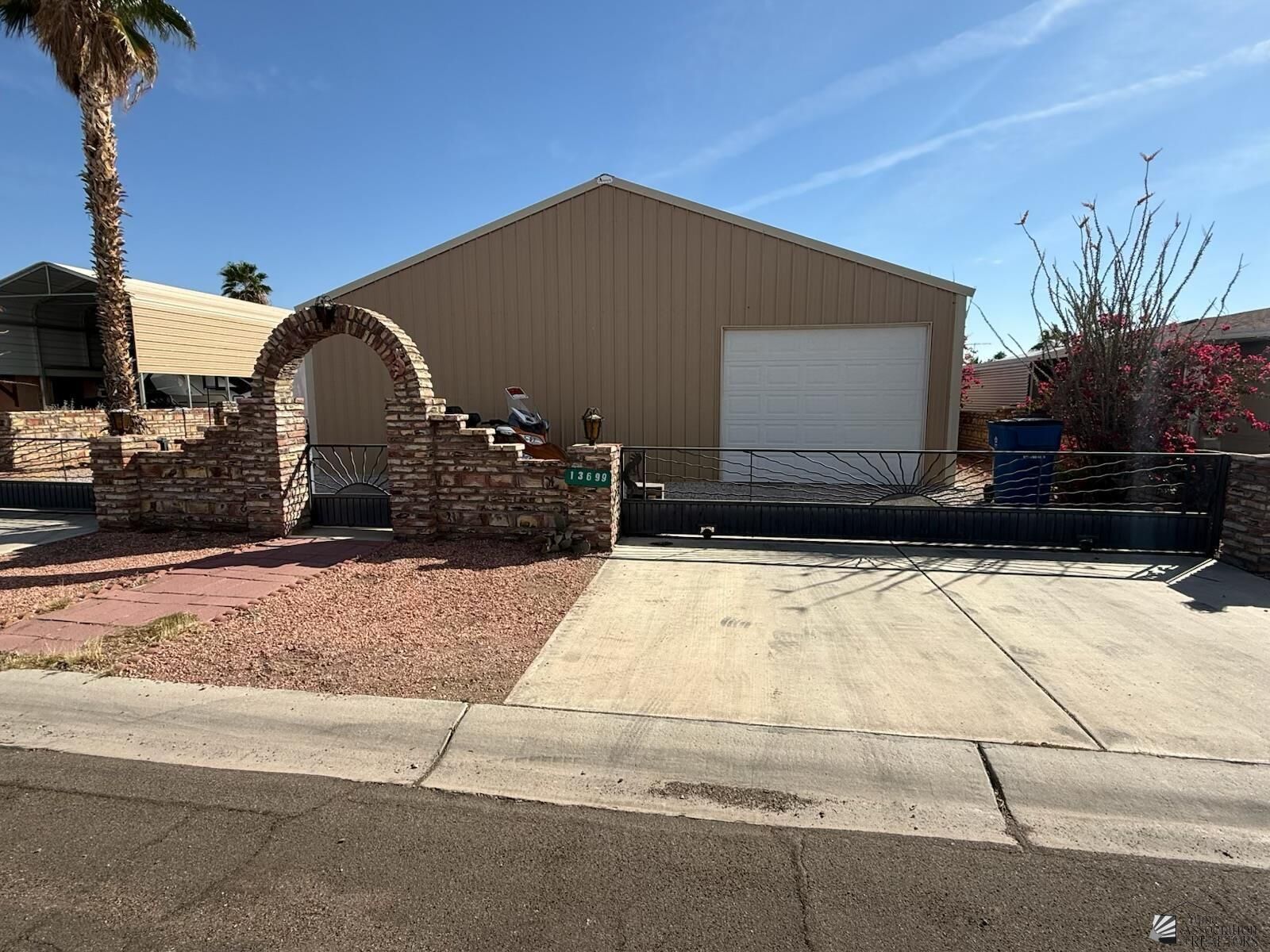 Property Photo:  13699 E 46 St  AZ 85367 