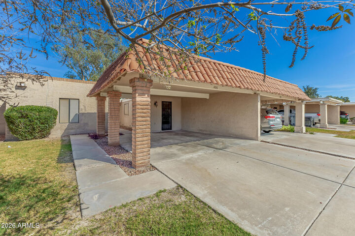 Property Photo: 406 E Colgate Drive AZ 85283