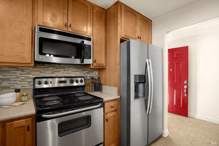 Property Photo:  225 Burt Street 3  CA 95407 