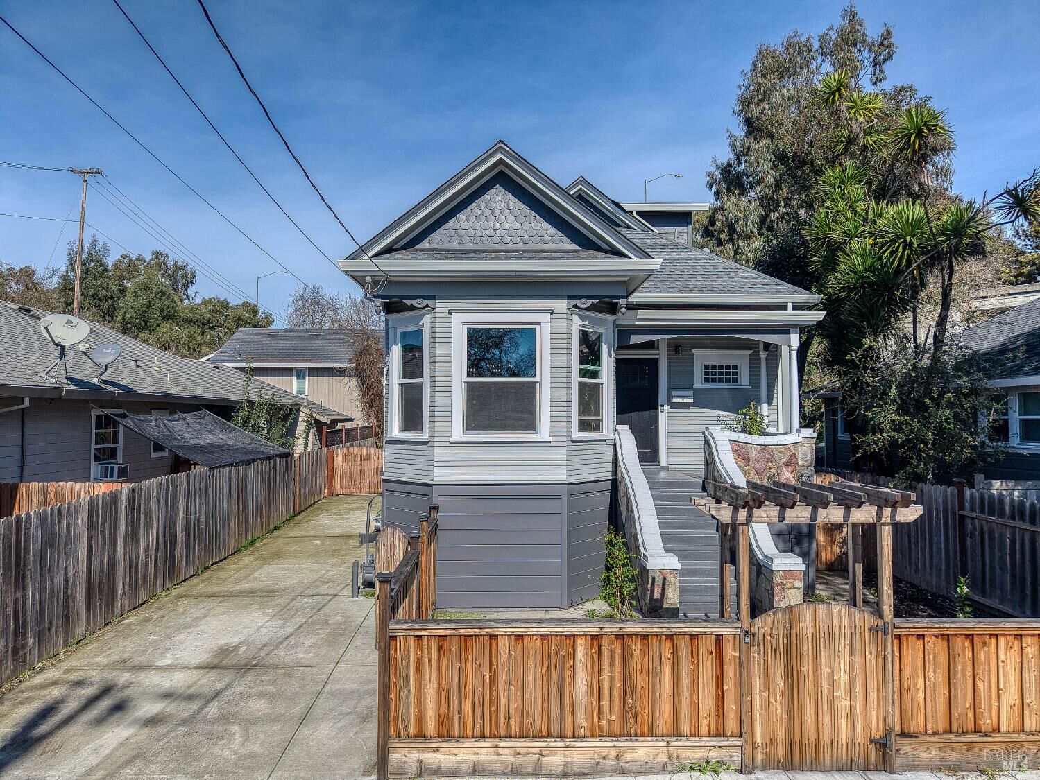Property Photo:  107 Sebastopol Avenue  CA 95407 