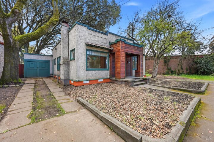 Property Photo:  220 Carrillo Street  CA 95401 