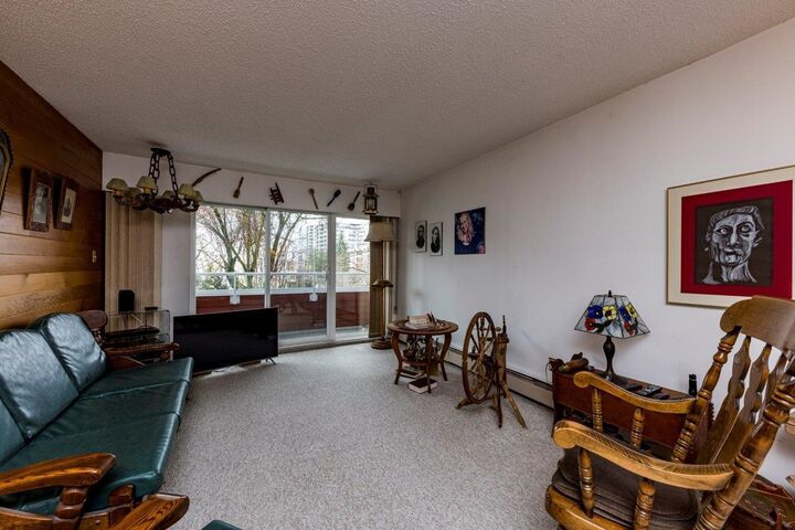 250 W 1st Street 302 — photo 1