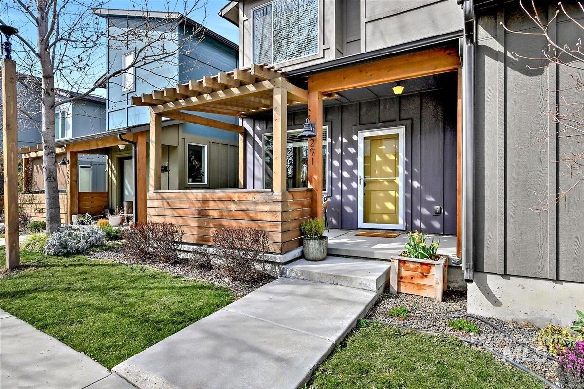 Property Photo:  291 E Thurman Mill Lane  ID 83714 