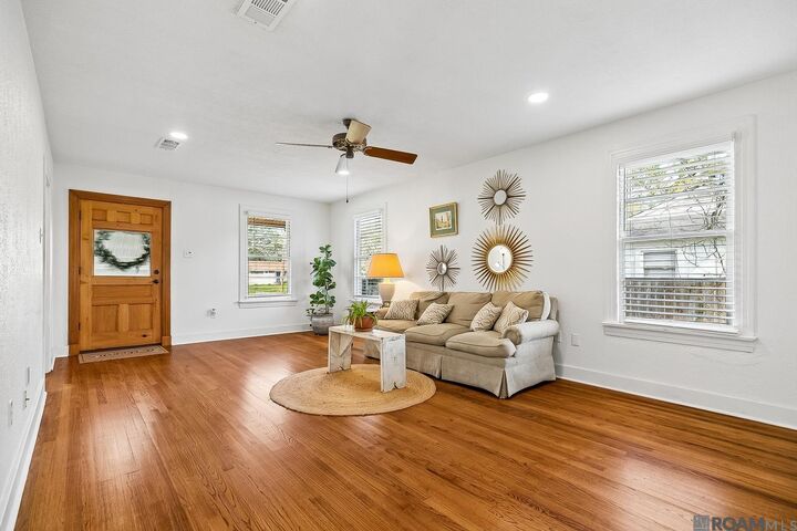 Property Photo:  425 Riverlon Ave  LA 70806 