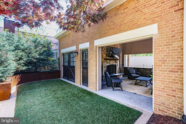 Property Photo:  1111 Prince Edward Street  VA 22401 