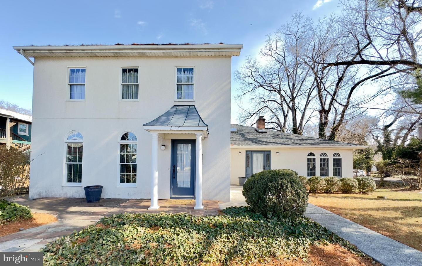 Property Photo:  214 S Royal Avenue  VA 22630 