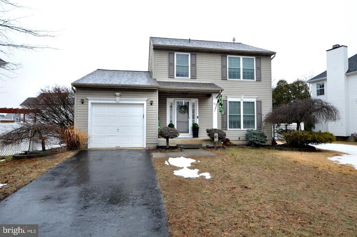 Property Photo:  15 Crawford Drive  NJ 08081 