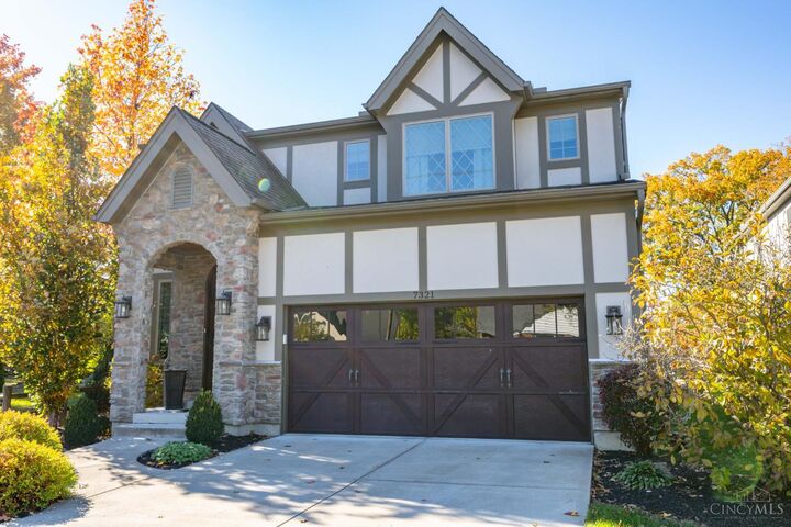 Property Photo: 7321 Hosbrook Road OH 45243