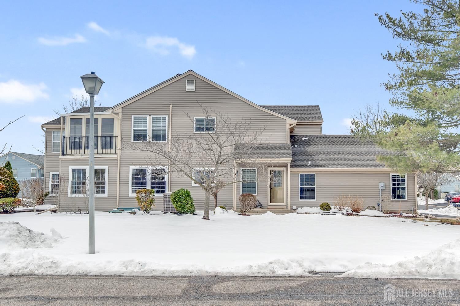 Property Photo:  57 Yorkshire Drive D  NJ 08831 