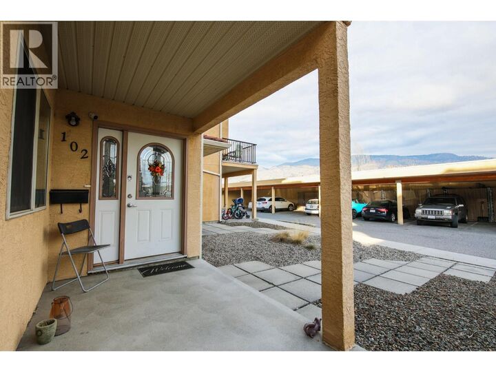 Property Photo: 4809 89th Street 102 BC V0H 1V1