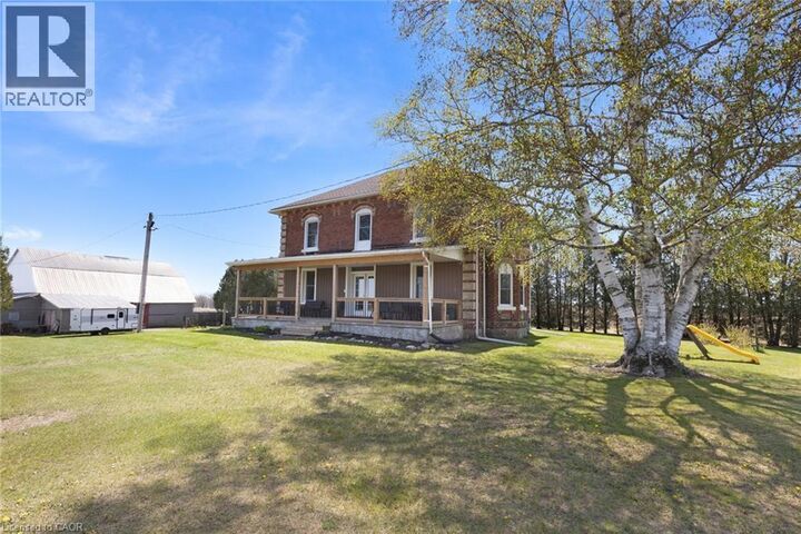 Property Photo:  1724 Norfolk County Road 21  ON N4B 2W4 