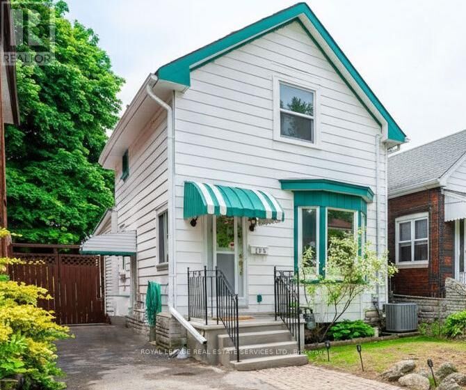 Property Photo: 135 Bernice Crescent ON M6N 1X3