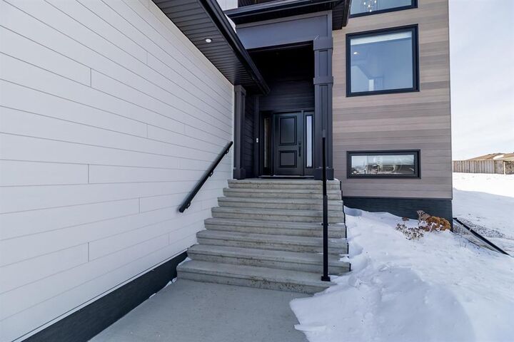 Property Photo:  50 Plateau Drive  MB R7B 4J2 