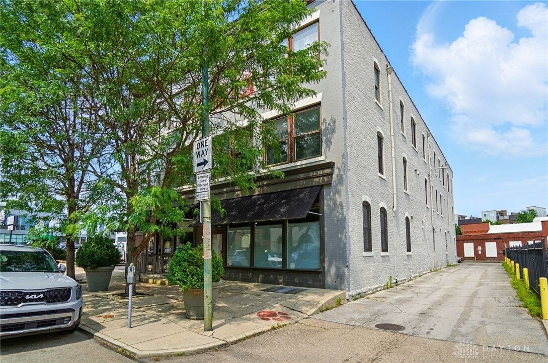 Property Photo:  18 S Saint Clair Street 203  OH 45402 