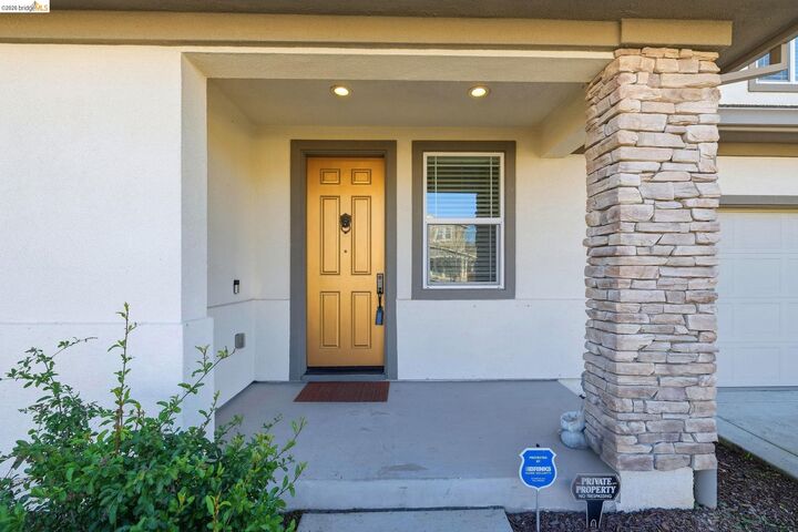 Property Photo:  809 Bluestone Dr  CA 94561 