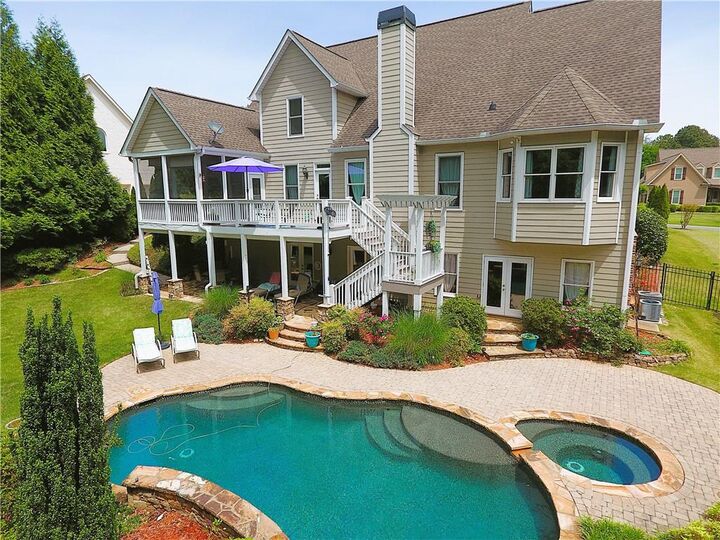 Property Photo: 3740 Duckcove Way GA 30041