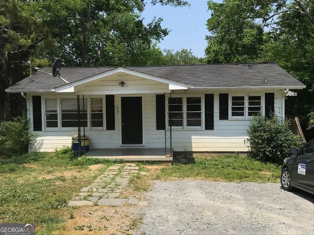 Property Photo:  309 Crest Drive  GA 30701 